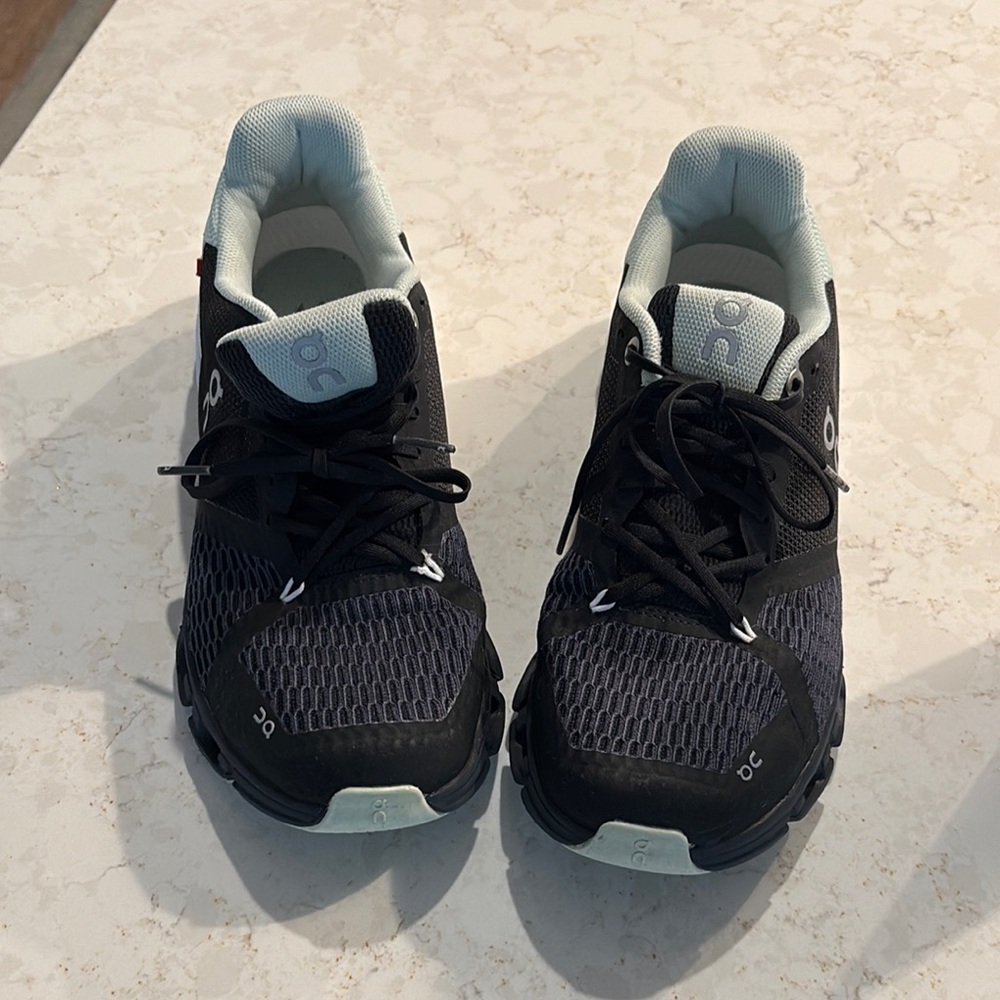 ON Running Black and green Athletic Shoes